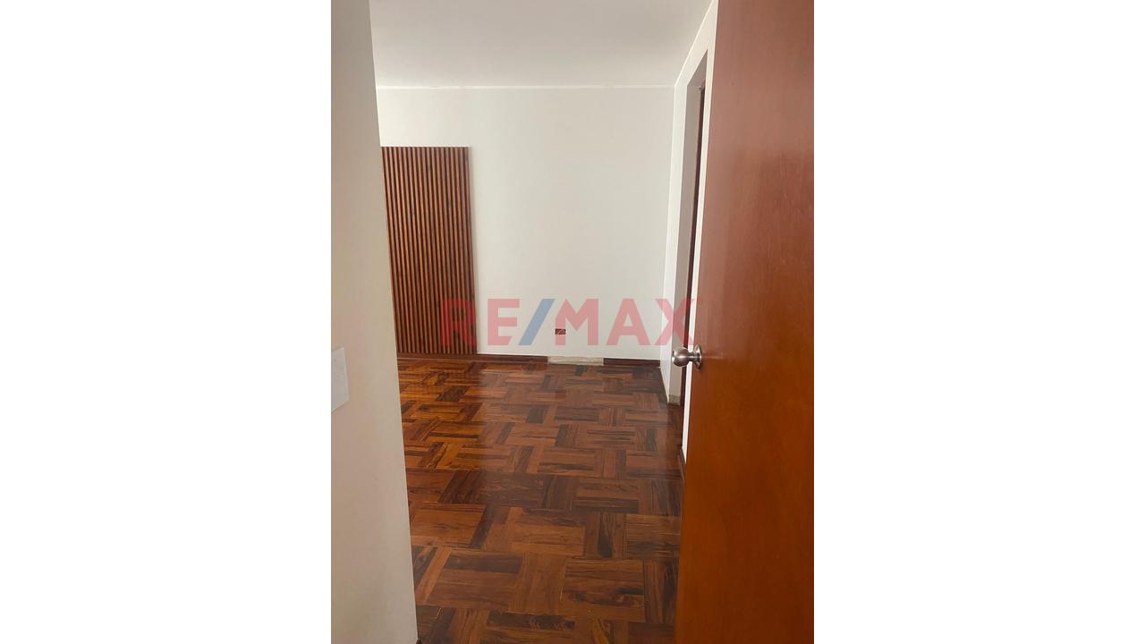 “Dúplex 185 M² En Surco | Acceso Privado + Cochera + Terraza + 5 Dormitorios” - 5