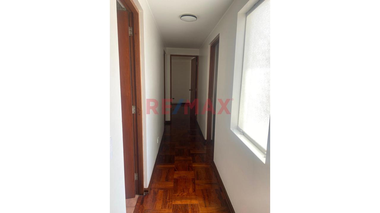 “Dúplex 185 M² En Surco | Acceso Privado + Cochera + Terraza + 5 Dormitorios” - 3