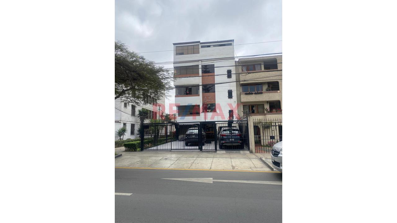 “Dúplex 185 M² En Surco | Acceso Privado + Cochera + Terraza + 5 Dormitorios” - 1