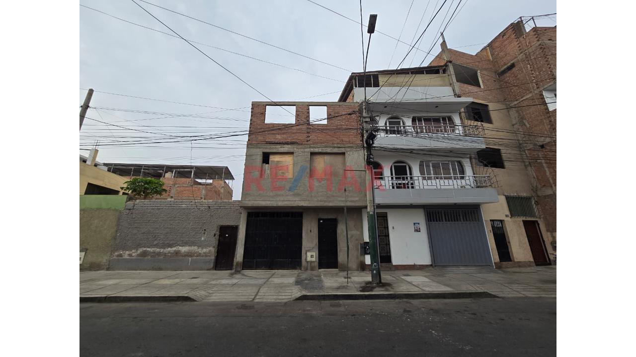 Oportunidad De Inversión En Surco - 194 M² De Terreno Y Más De 385 M² Construidos — foto 2