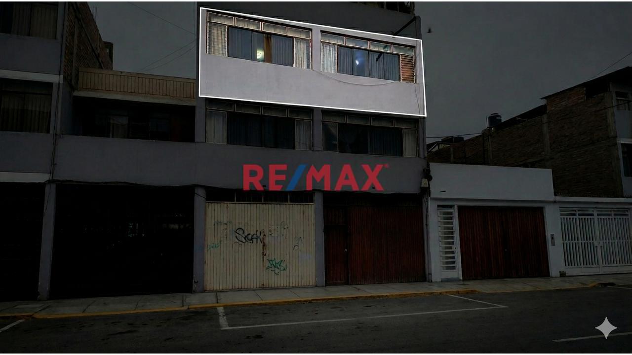 Vendo Amplio Departamento De 117M2 En Centro Cívico De Trujillo - 1