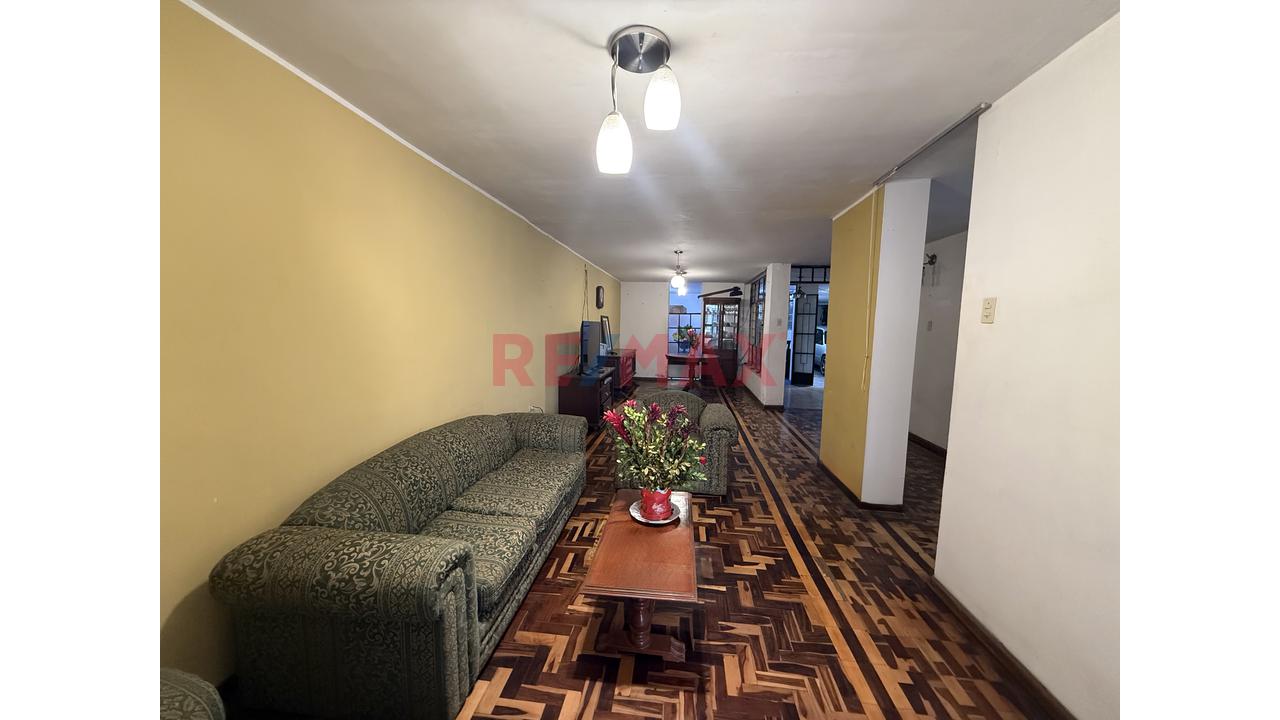 Venta Departamento En Urb El Sol - 4