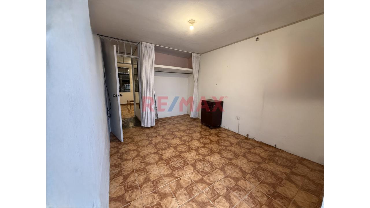 Venta De Departamento En Urb El Sol A Una Cuadra Av Gonzales Prada - 3