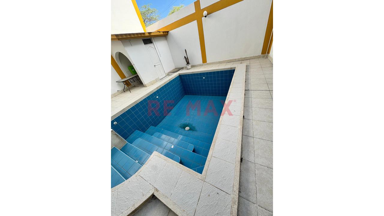 Casa en Alquiler de 14 dormitorios ubicado en Piura Casa en Alquiler de 14 dormitorios ubicado en Piura