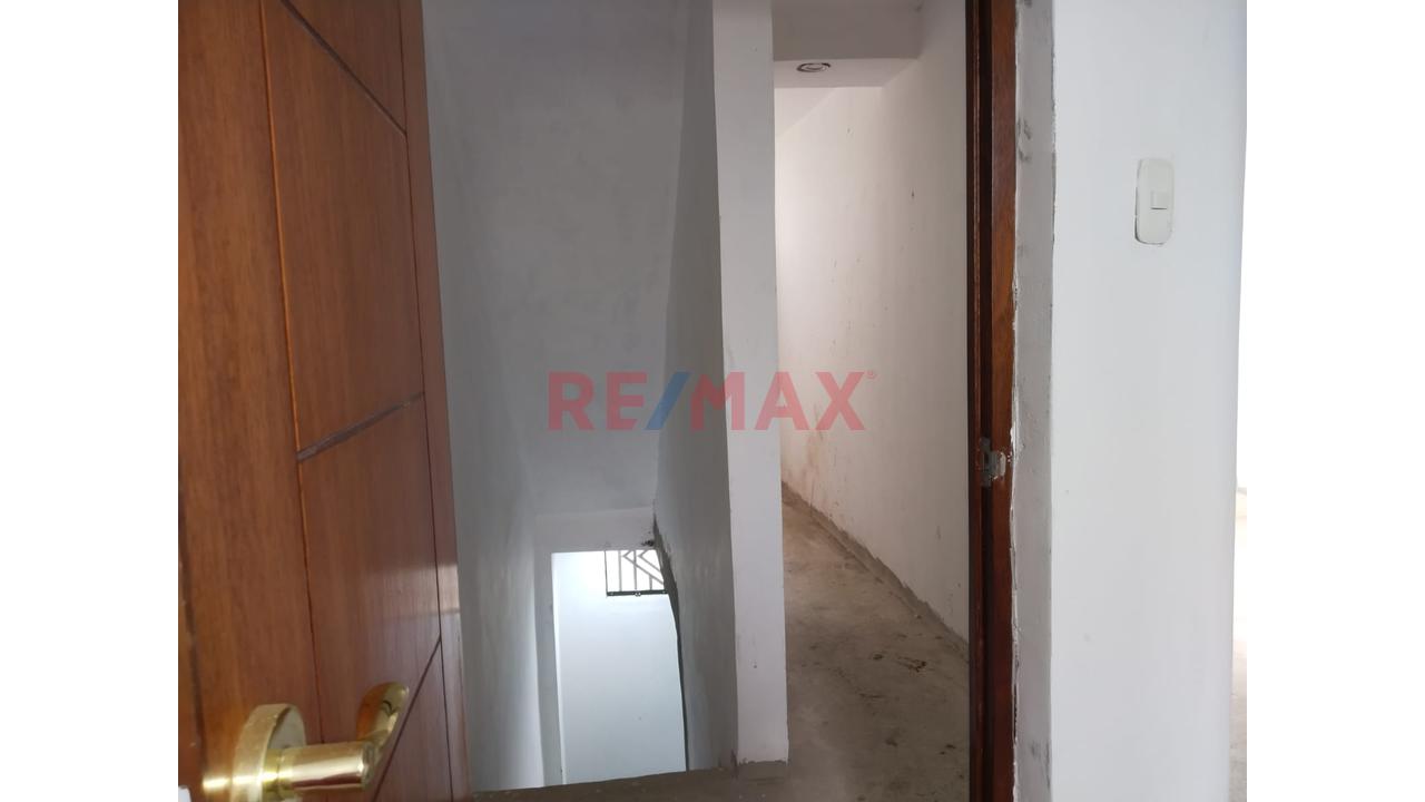 📢 ¡Atención Inversionistas! Casa De 3 Pisos En Huanchaquito Alto 📢 - 4
