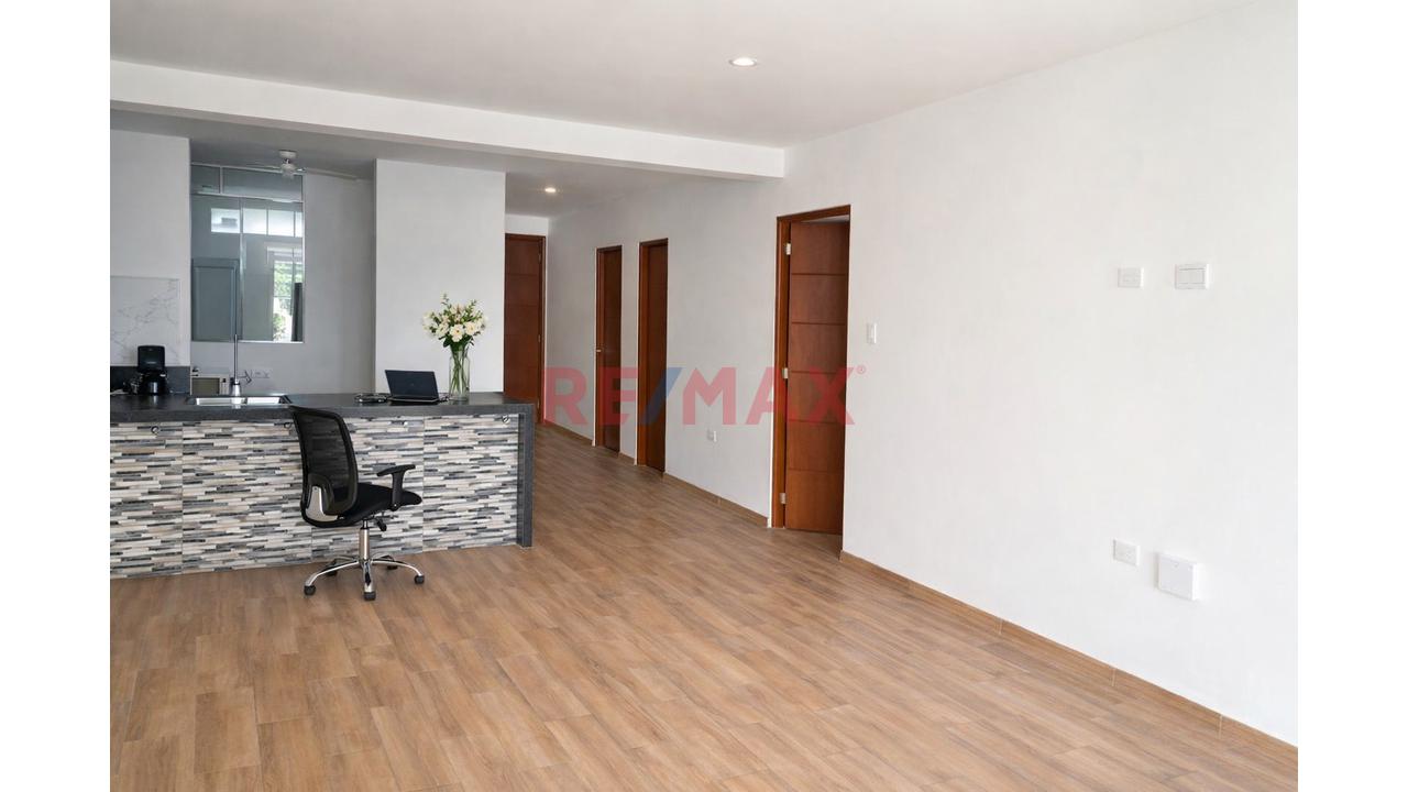 Impecable Flat De 4 Dormitorios Con Balcon Y Vista Exterior En Villa Verde Pachacamac — foto 3