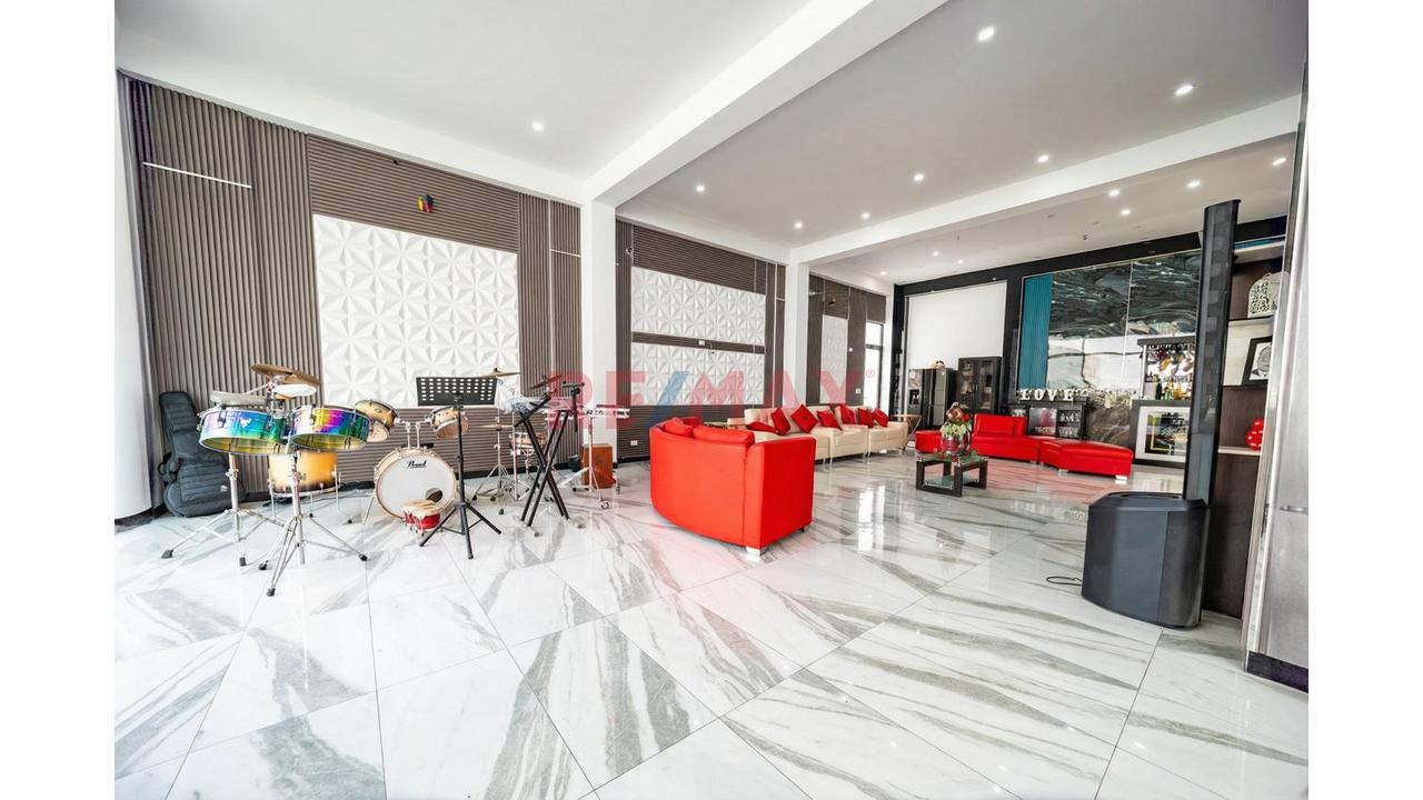 Casa de 4 dormitorios en La Molina, 460 m² — foto 2