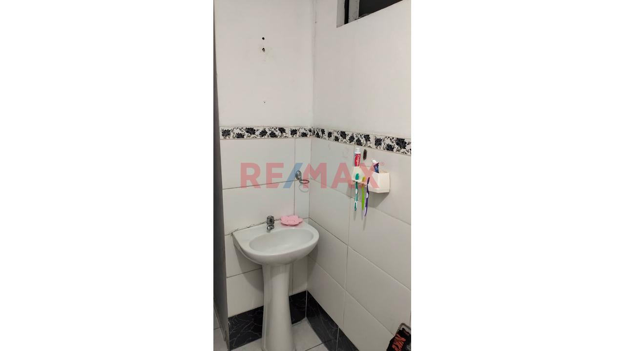 Vendo Amplio Departamento En Piso 2/ En Av Angelica Gamarra - Los Olivos — foto 11