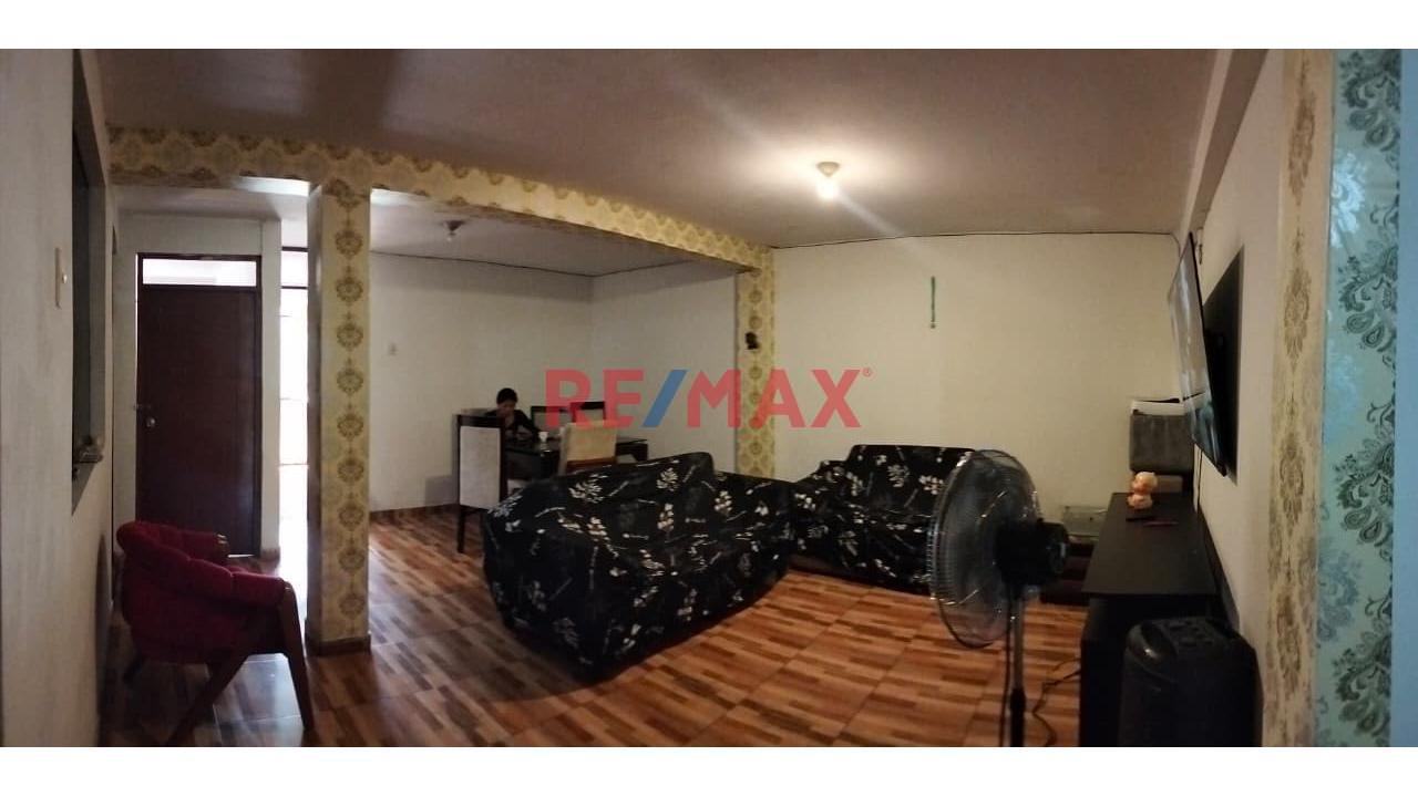 Vendo Amplio Departamento En Piso 2/ En Av Angelica Gamarra - Los Olivos
