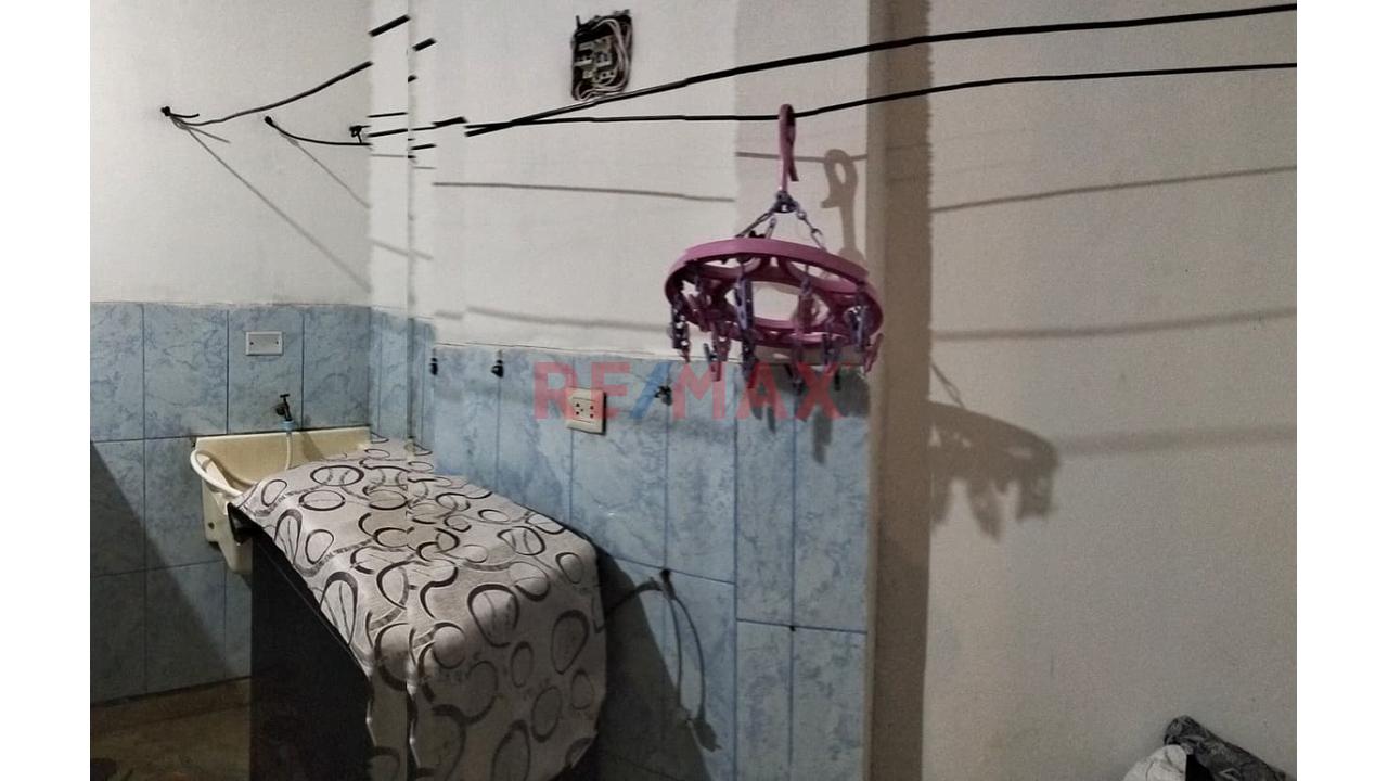 Vendo Amplio Departamento En Piso 2/ En Av Angelica Gamarra - Los Olivos — foto 8