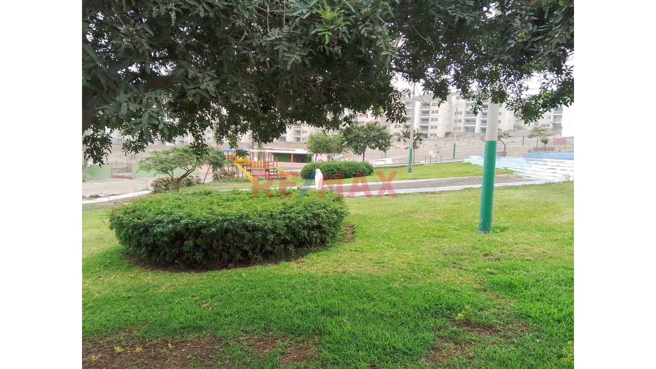 Terreno En Esquina En Santa Rosa - Frente A Parque Y Cerca A Playa - Precio De Ocasión — foto 6