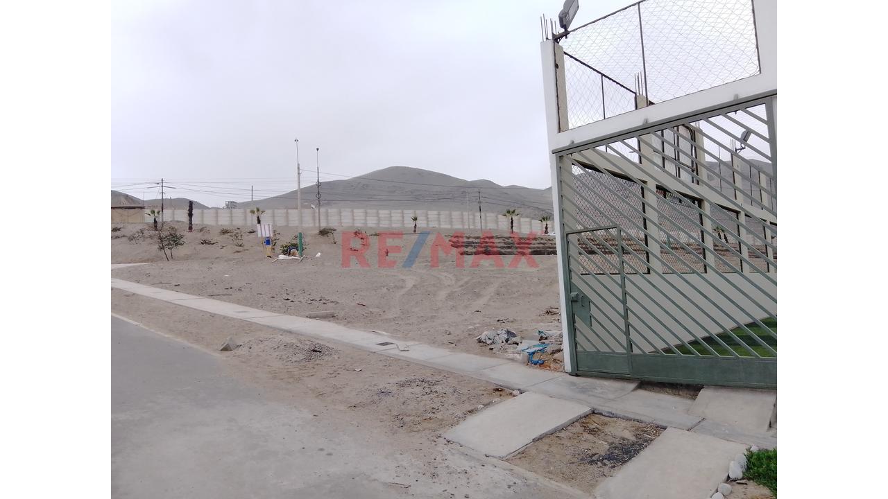 Terreno En Esquina En Santa Rosa - Frente A Parque Y Cerca A Playa - Precio De Ocasión — foto 5
