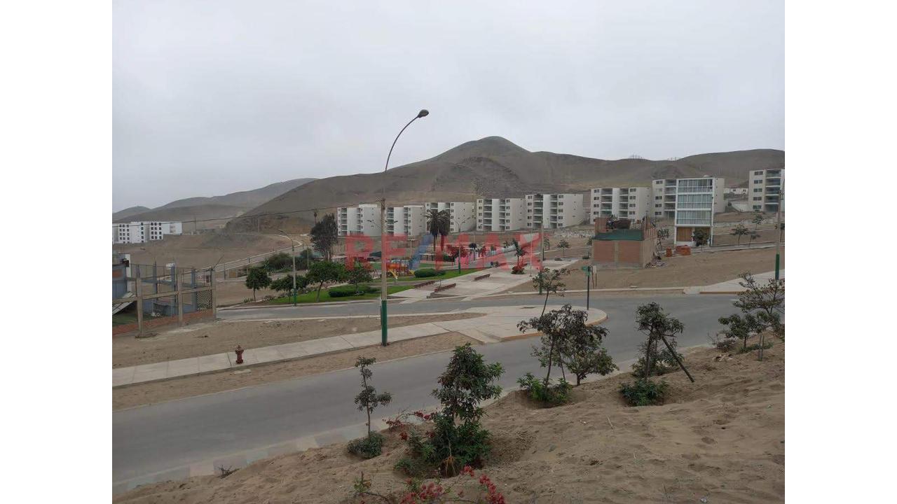 Terreno En Esquina En Santa Rosa - Frente A Parque Y Cerca A Playa - Precio De Ocasión — foto 2