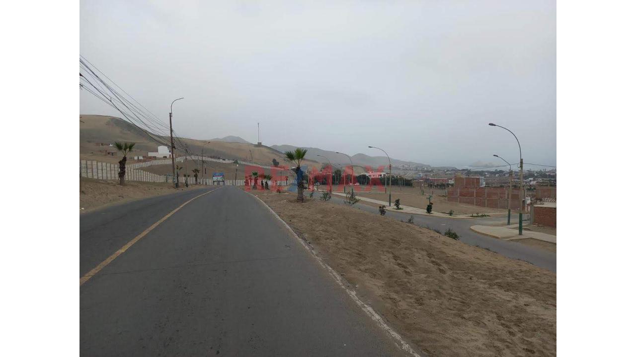 Terreno En Esquina En Santa Rosa - Frente A Parque Y Cerca A Playa - Precio De Ocasión — foto 4