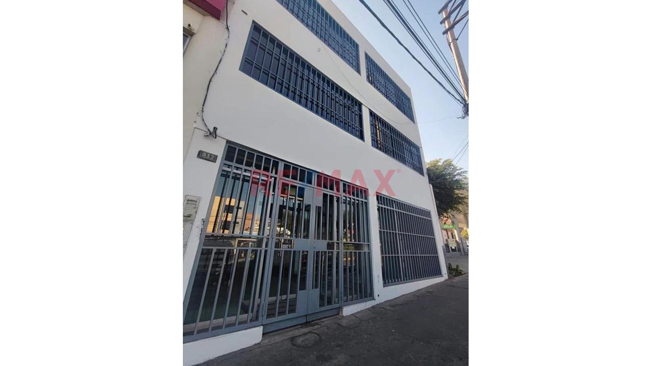 Amplio Local Comercial En Alquiler Al Frente De Feria Del Antiplano — foto 2