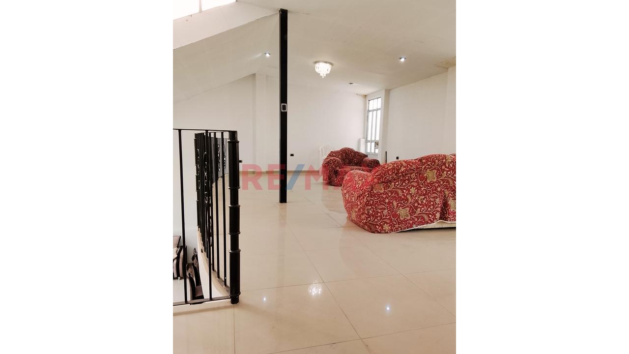 🏡 Se Vende Casa De 3 Pisos En Av. Circunvalación – Zona Comercial De Alto Tránsito - 3