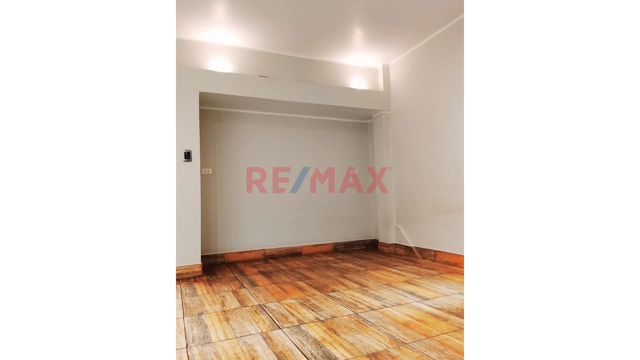 🏡 Se Vende Casa De 3 Pisos En Av. Circunvalación – Zona Comercial De Alto Tránsito - 10