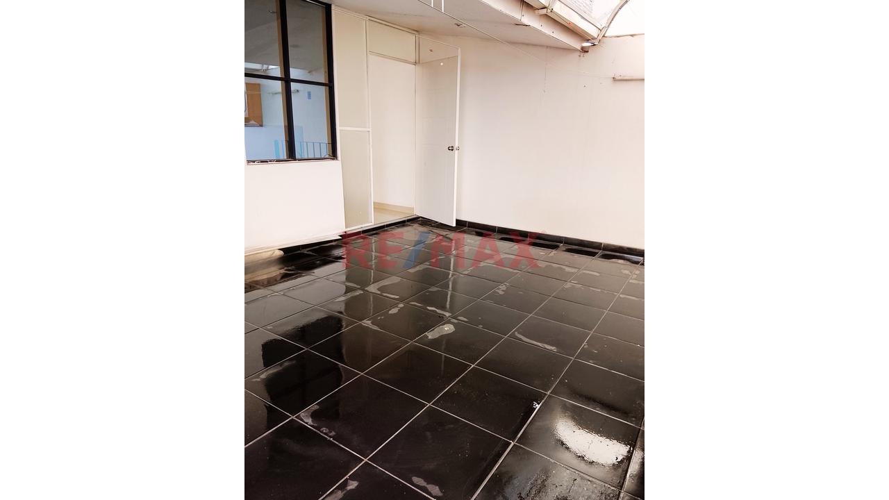 🏡 Se Vende Casa De 3 Pisos En Av. Circunvalación – Zona Comercial De Alto Tránsito - 4