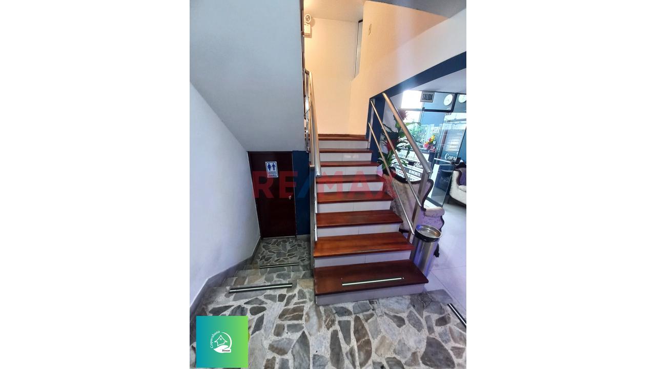 Se Vende Hotel De 4 Pisos Mas Azotea Totalmente Amoblado A Una Cuadra De Plaza San Miguel — foto 13