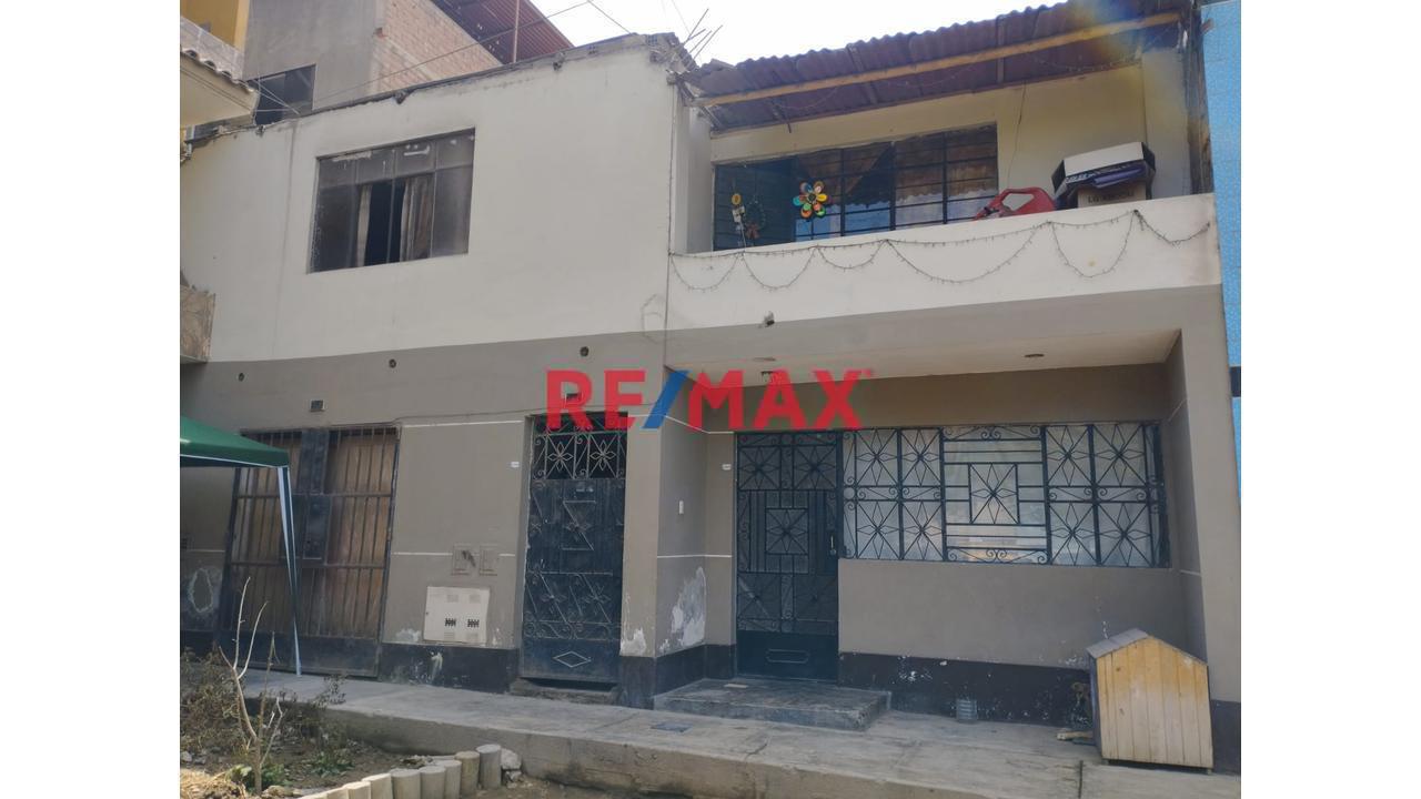 Gran Oportunidad!! Vendo Casa En Gran Ubicacion De Comas