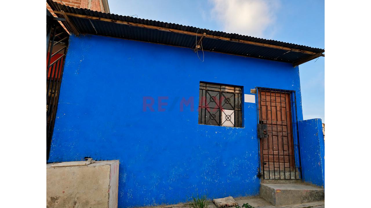 Venta De Casa Como Terreno - 3