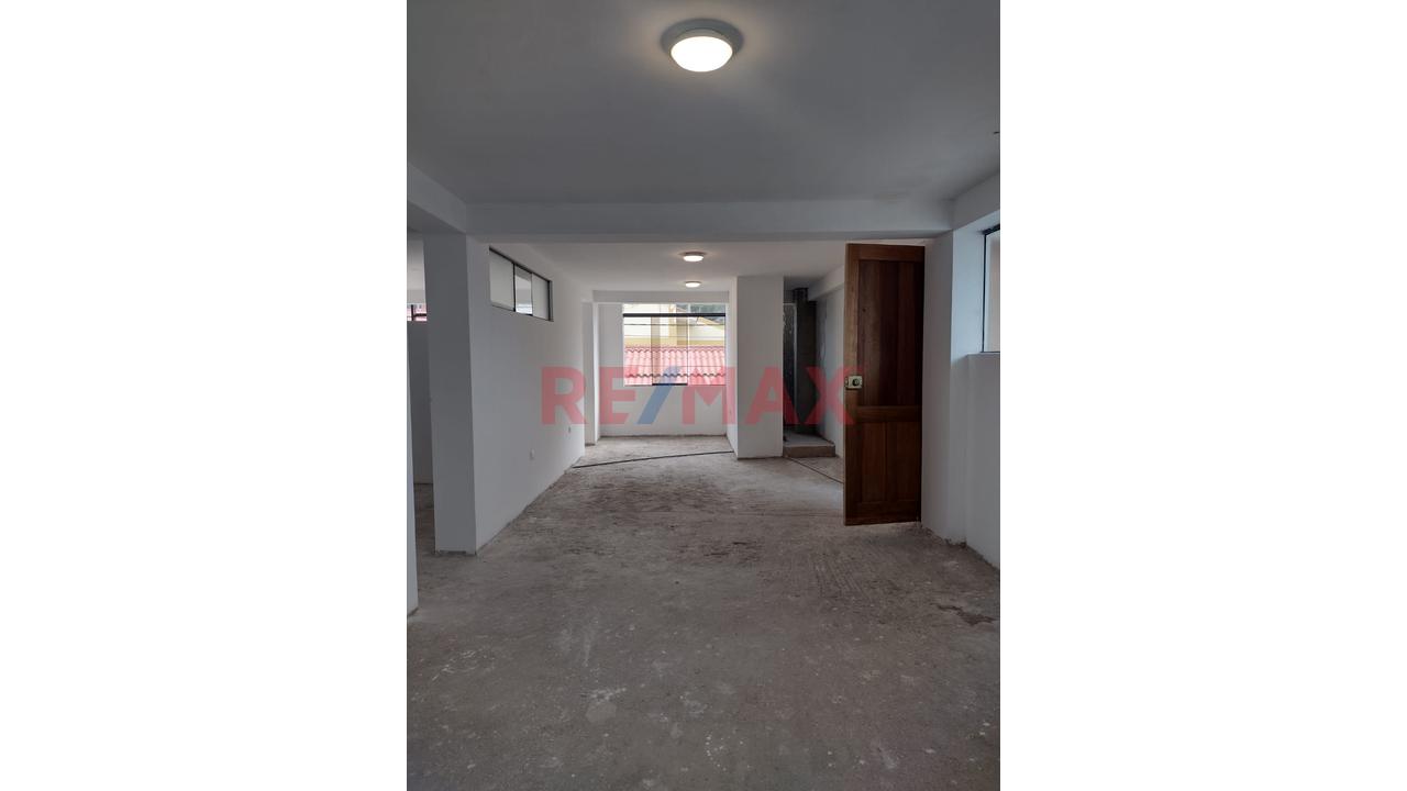 🏡✨ Casa En Esquina Con Locales Y Departamento – Oropesa, Cusco ✨🏡 - 4