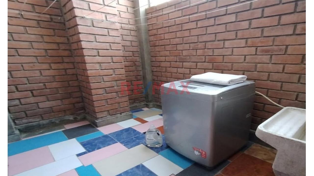 Casa De 2 Pisos + Azotea En Venta En La I Etapa De Las  Palmeras | Ica - 5