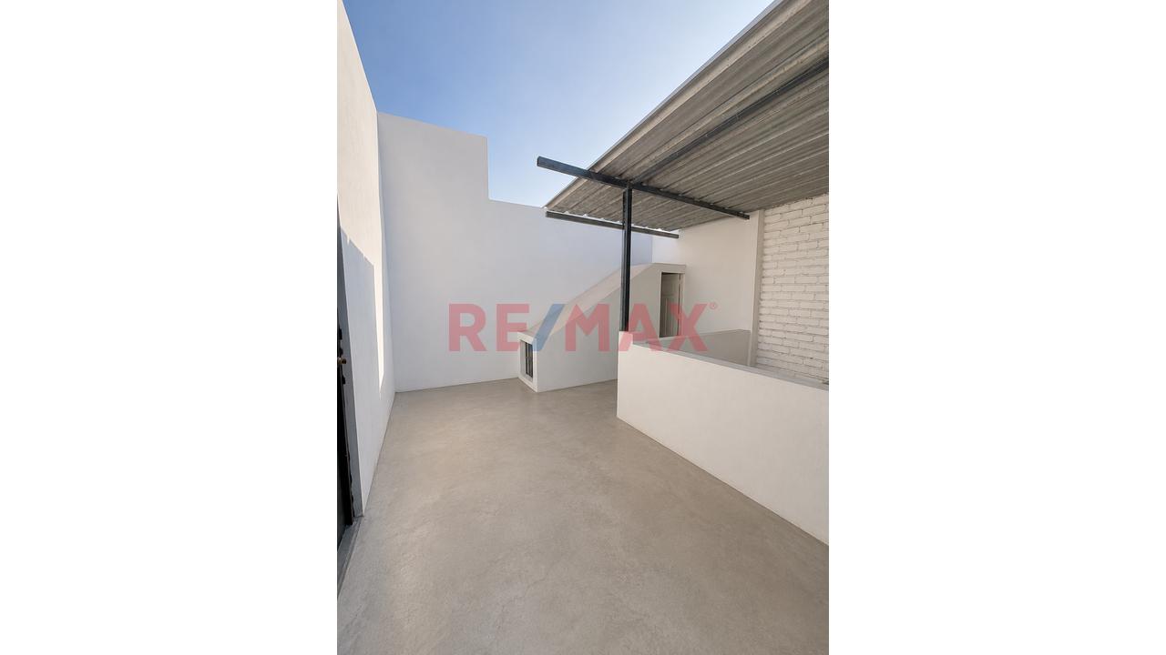 Casa Tipo Chalet De 4 Pisos En Jesús María | 7 Dormitorios + Patio - 11