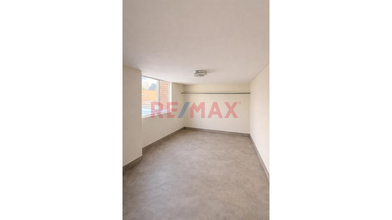 Casa Tipo Chalet De 4 Pisos En Jesús María | 7 Dormitorios + Patio - 19