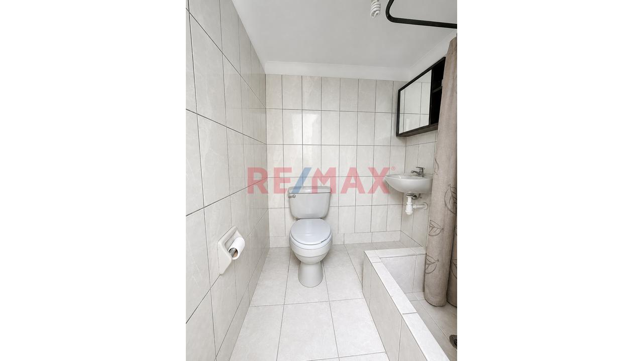 Casa Tipo Chalet De 4 Pisos En Jesús María | 7 Dormitorios + Patio - 14