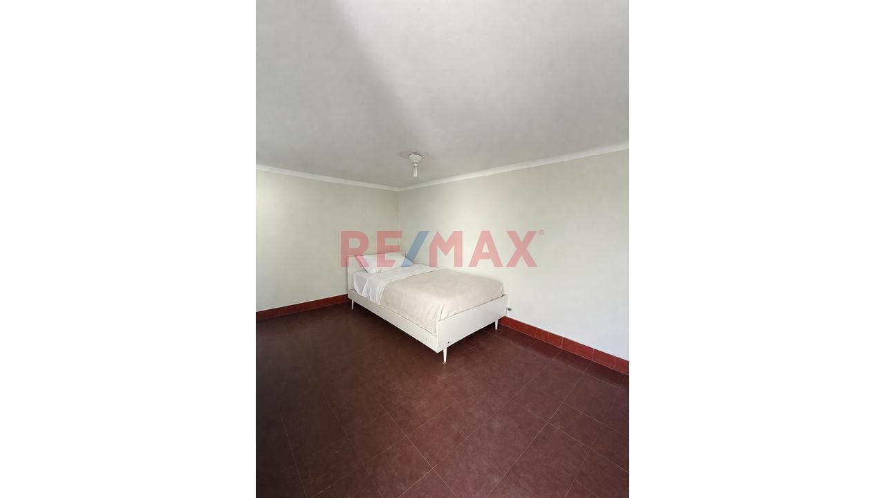 Casa Tipo Chalet De 4 Pisos En Jesús María | 7 Dormitorios + Patio - 15