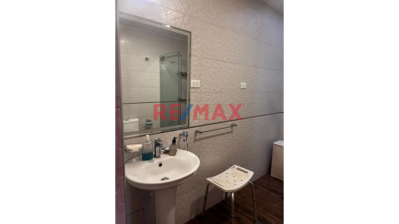 Se Vende Hermosa Casa De 3 Pisos Con Excelentes Acabados En Urbanización El Golf A 800,000 Dólares - 14