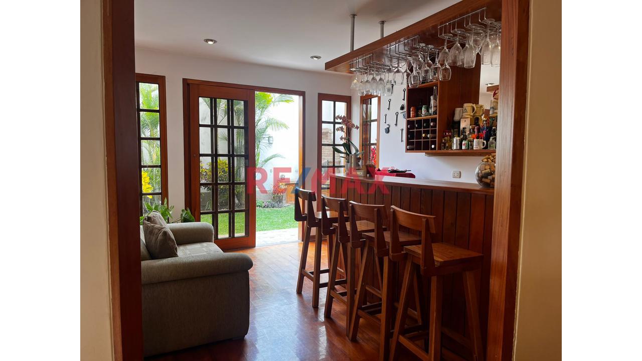 Se Vende Hermosa Casa De 3 Pisos Con Excelentes Acabados En Urbanización El Golf A 800,000 Dólares - 5