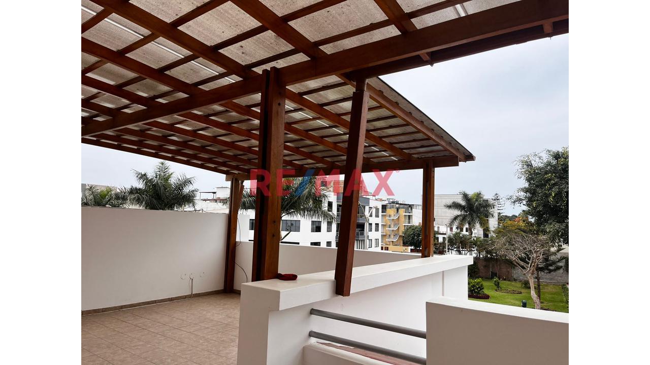 Se Vende Hermosa Casa De 3 Pisos Con Excelentes Acabados En Urbanización El Golf A 800,000 Dólares - 21