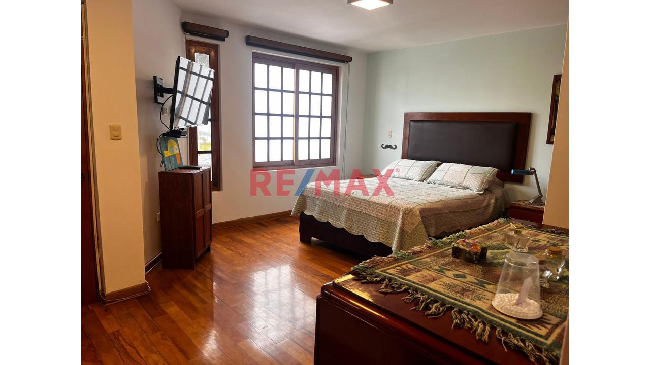 Se Vende Hermosa Casa De 3 Pisos Con Excelentes Acabados En Urbanización El Golf A 800,000 Dólares - 15
