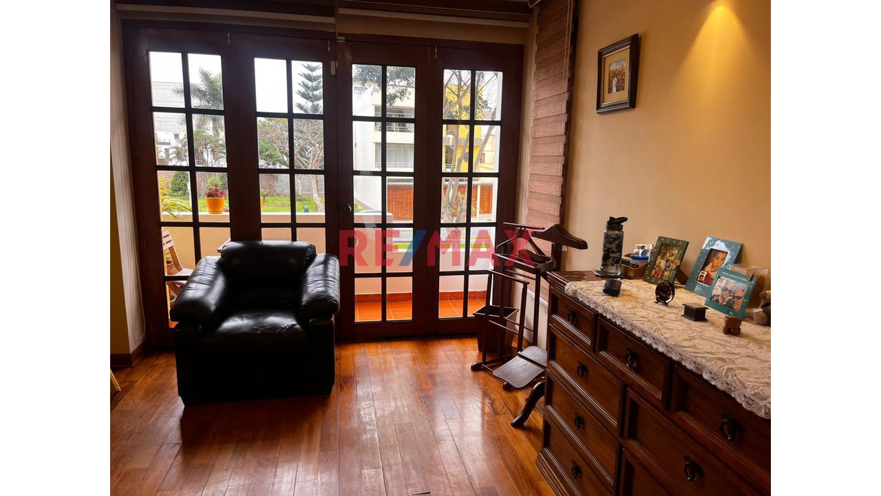 Se Vende Hermosa Casa De 3 Pisos Con Excelentes Acabados En Urbanización El Golf A 800,000 Dólares - 12