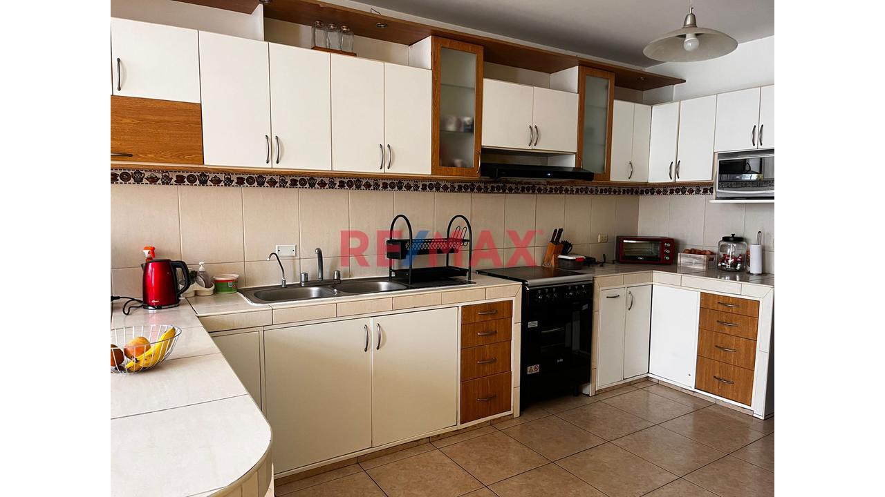 Se Vende Hermosa Casa De 3 Pisos Con Excelentes Acabados En Urbanización El Golf A 800,000 Dólares - 7