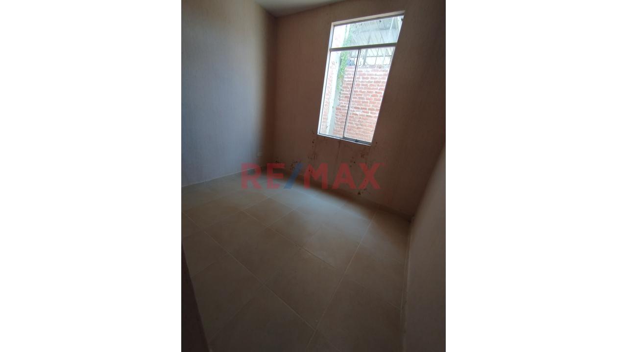 Venta De Casa En Urbanización.Planicie Costado De Parque - 12