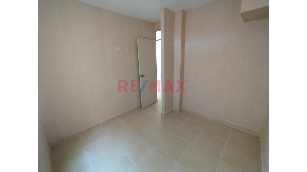Venta De Casa En Urbanización.Planicie Costado De Parque - 9
