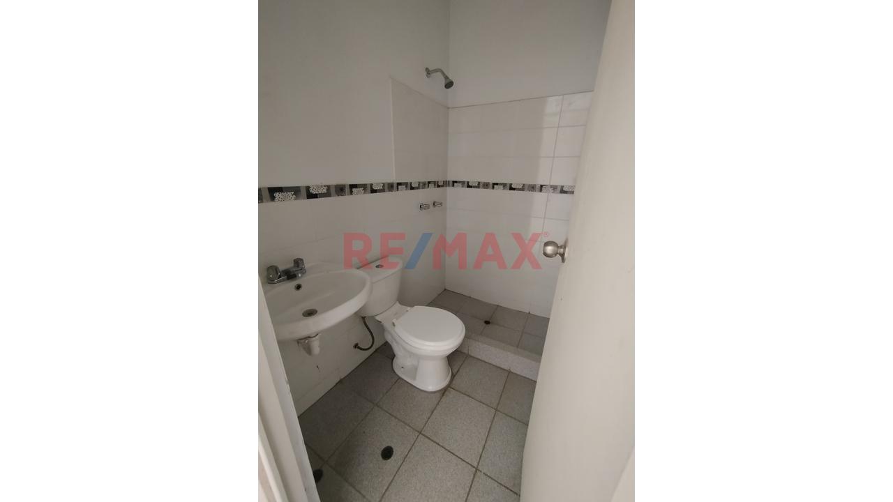 Venta De Casa En Urbanización.Planicie Costado De Parque - 8