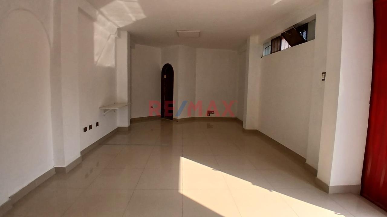 Alquilo Local Comercial De 39M² En La Molina - 1