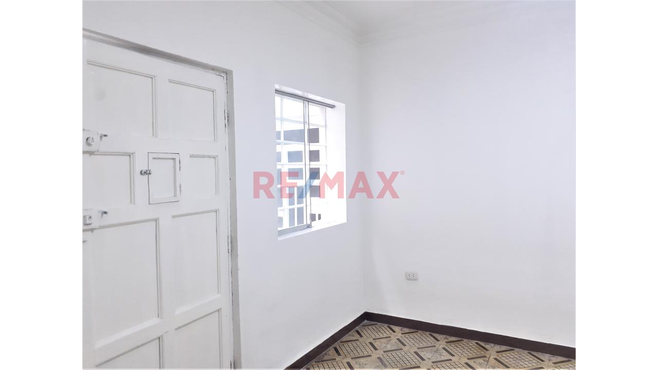 Lindo Departamento En Alquiler En La Urb.Ventura Rossi En El Rímac — foto 2
