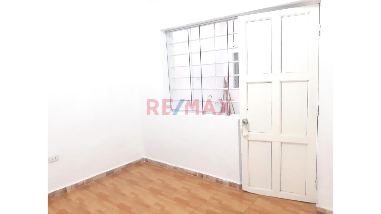 Lindo Departamento En Alquiler En La Urb.Ventura Rossi En El Rímac — foto 9
