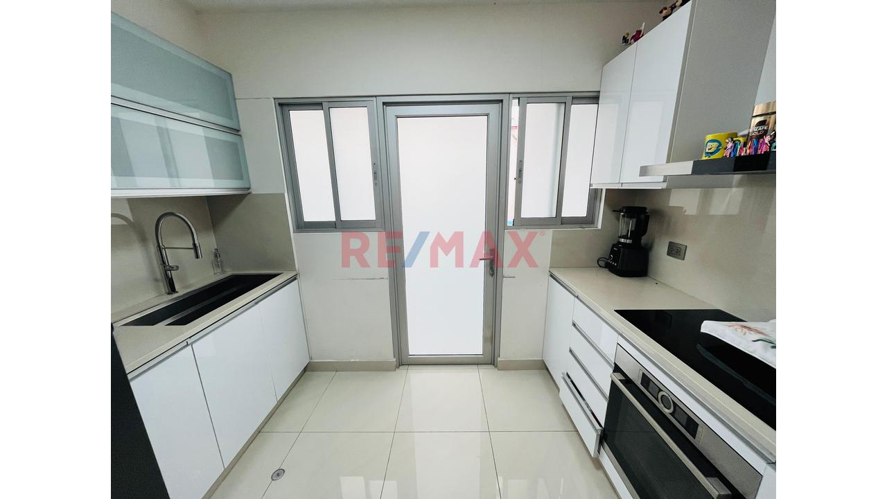Tríplex En Venta En San Isidro - 203M2 Ao - 3 Estacionamiento Y Deposito — foto 13