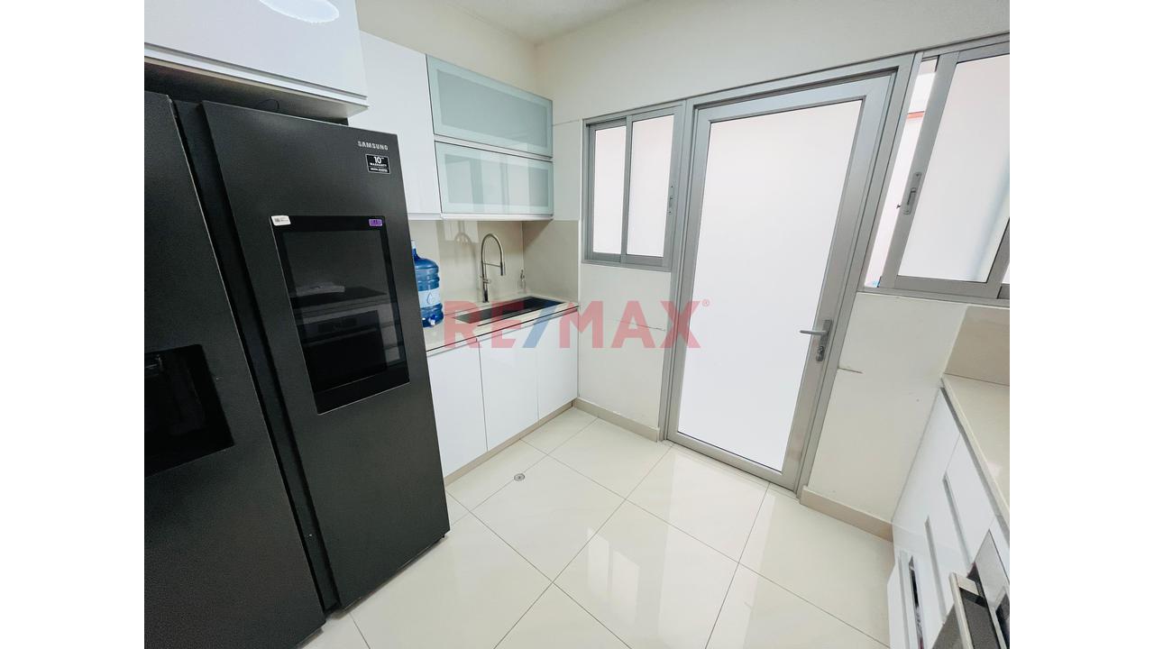 Tríplex En Venta En San Isidro - 203M2 Ao - 3 Estacionamiento Y Deposito — foto 2