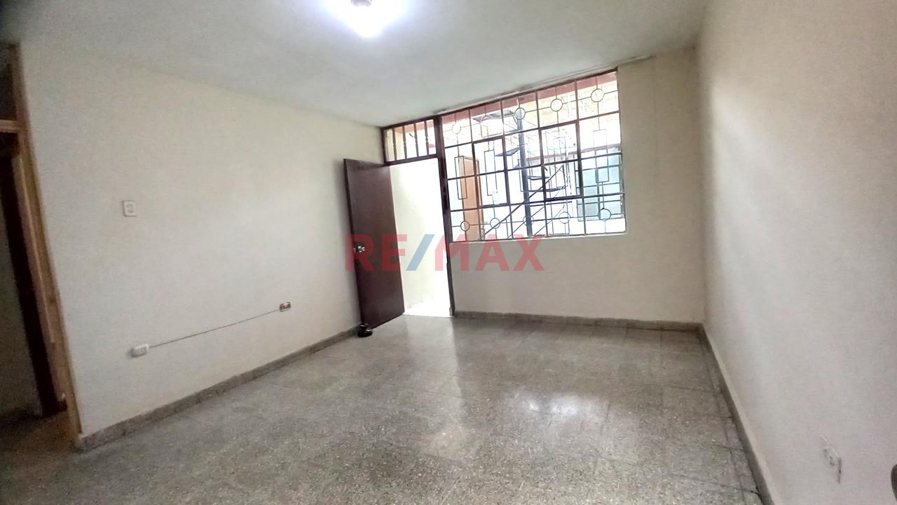 Departamento En Alquiler – En Urbanizacion Miraflores — foto 2
