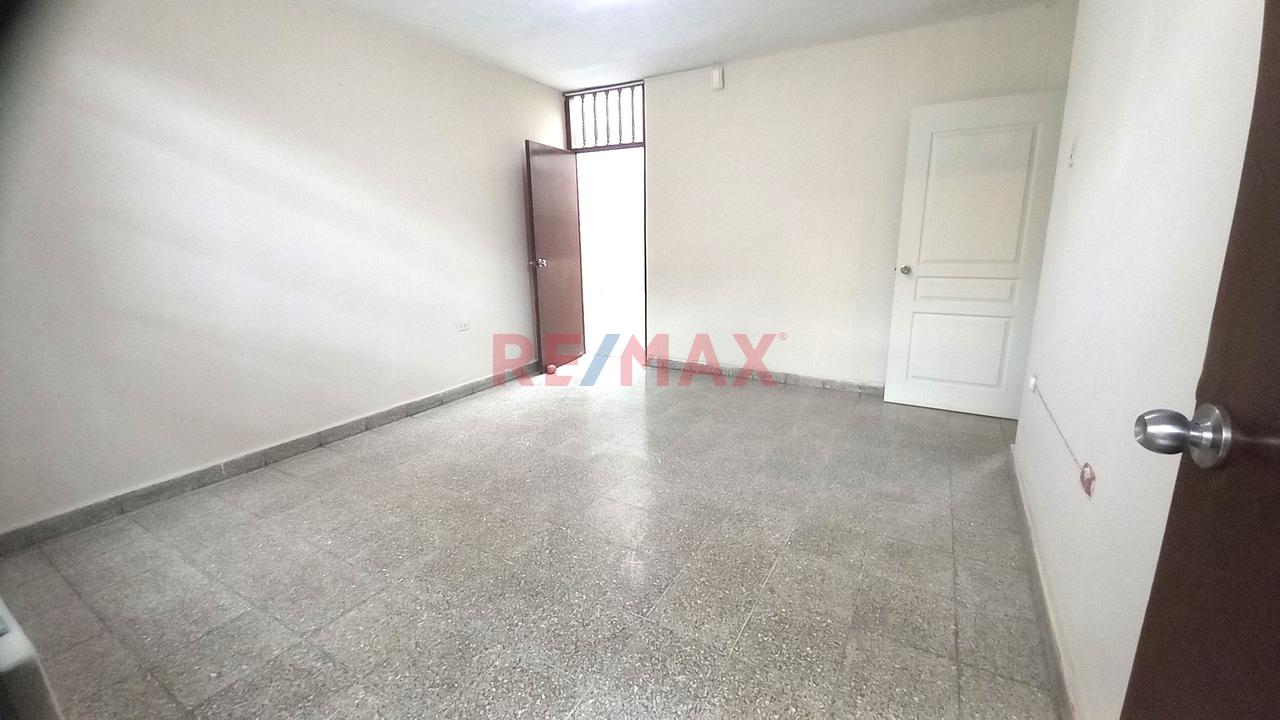 Departamento En Alquiler – En Urbanizacion Miraflores — foto 6