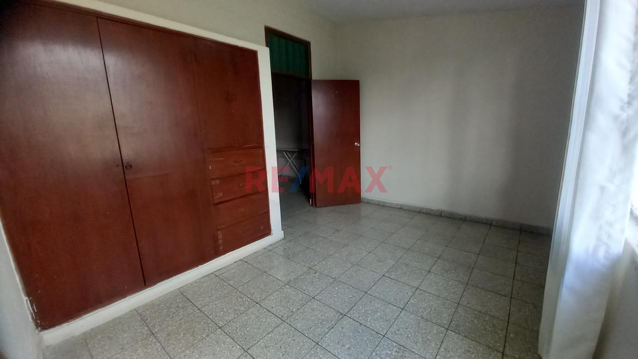 Departamento En Alquiler – En Urbanizacion Miraflores — foto 12