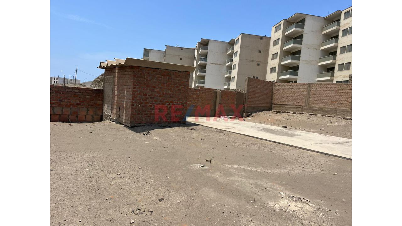 Venta De Amplio Terreno De  2,520 M2 Para Inversion - 4