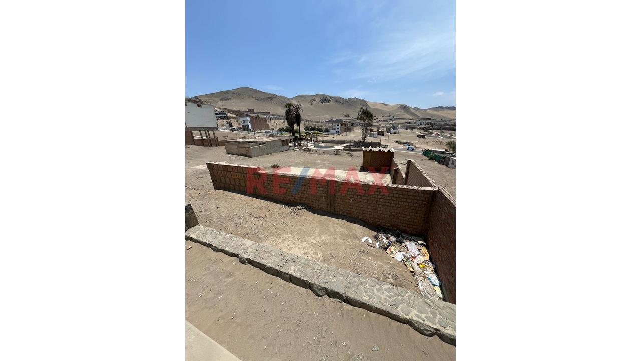 Venta De Amplio Terreno De  2,520 M2 Para Inversion - 17